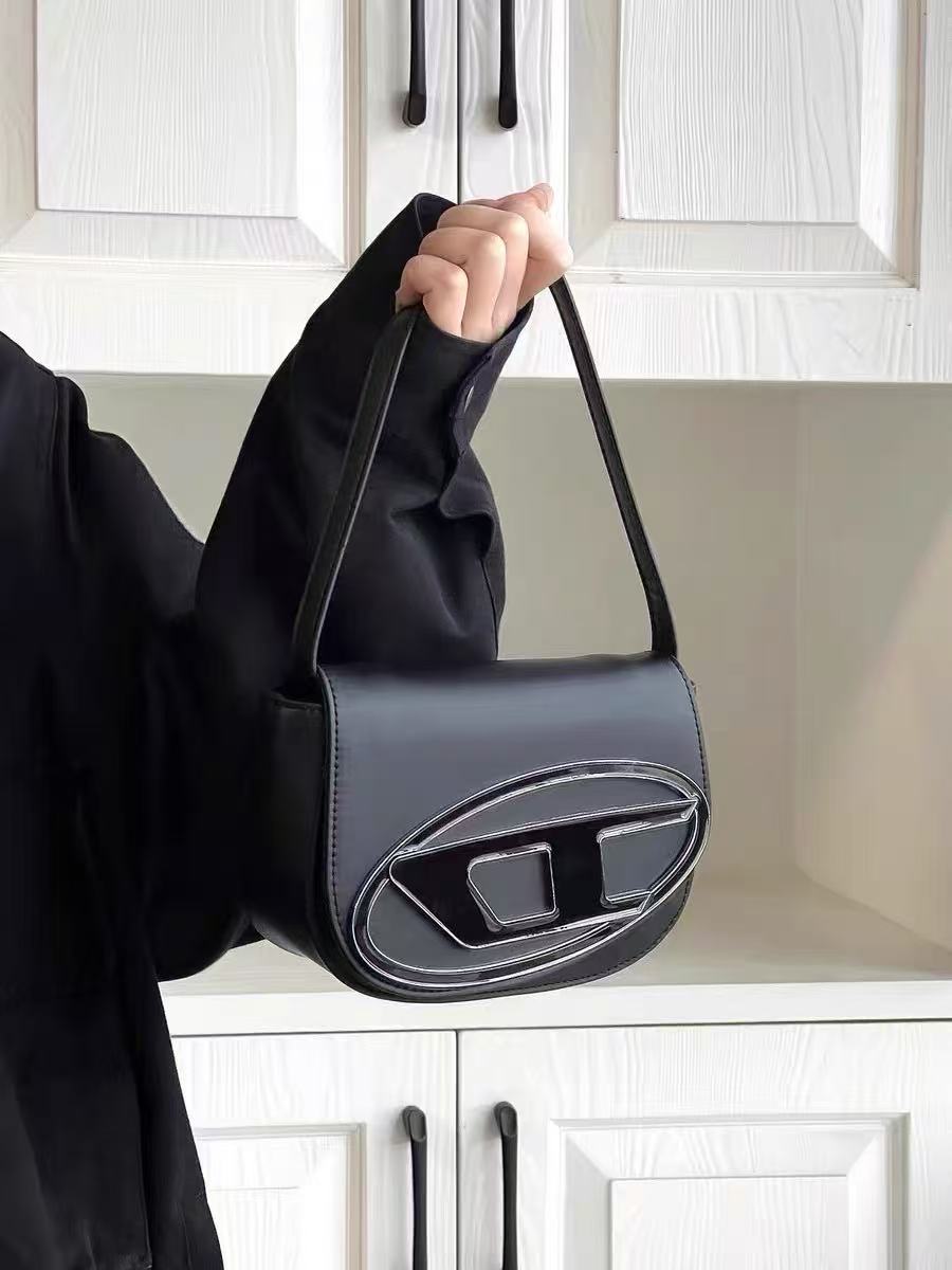 Women's Letter D Genuine Leather Baguette Shoulder Bags photo review
