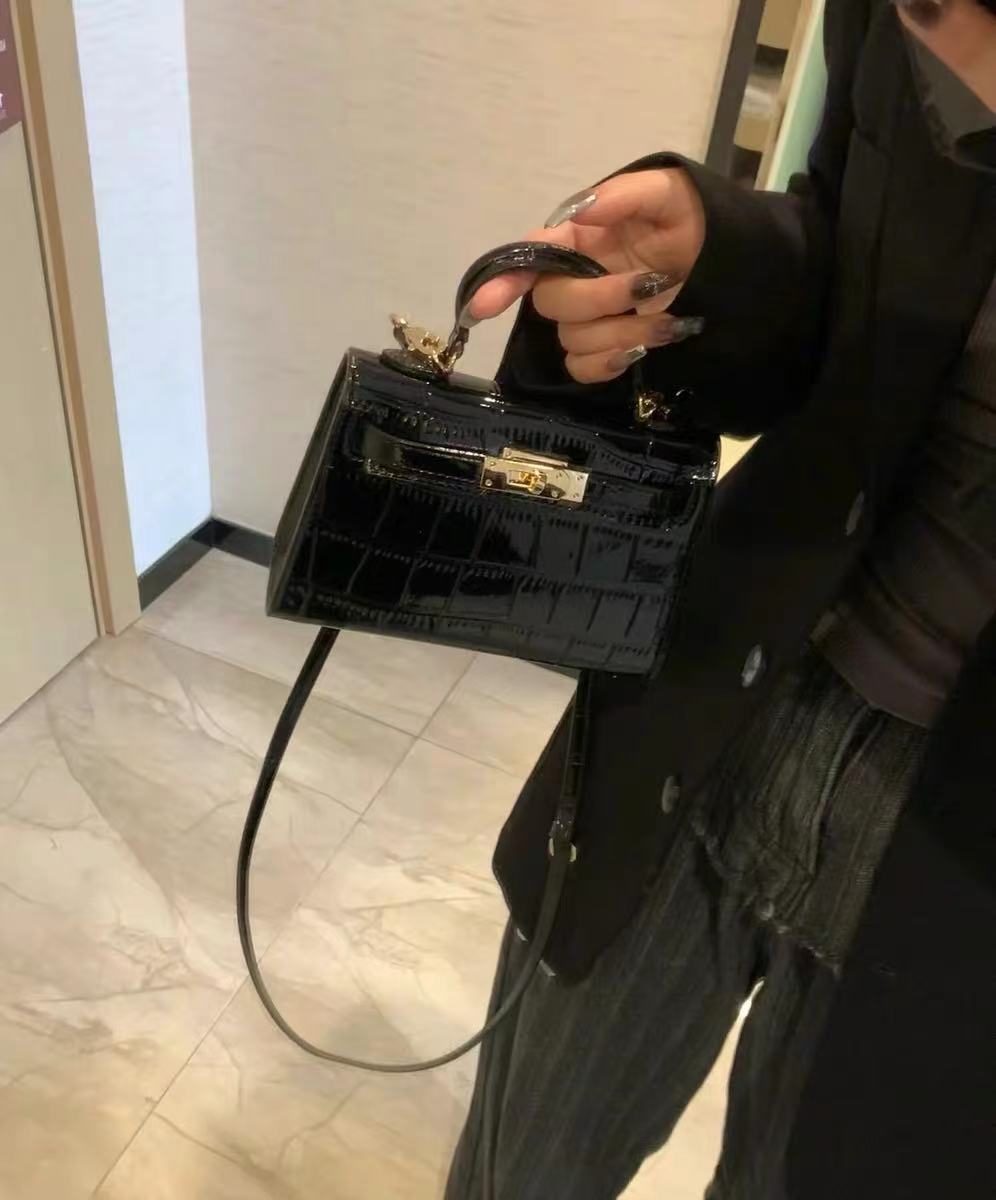 Women's Croc Print Top Handle Bags in Genuine Leather photo review