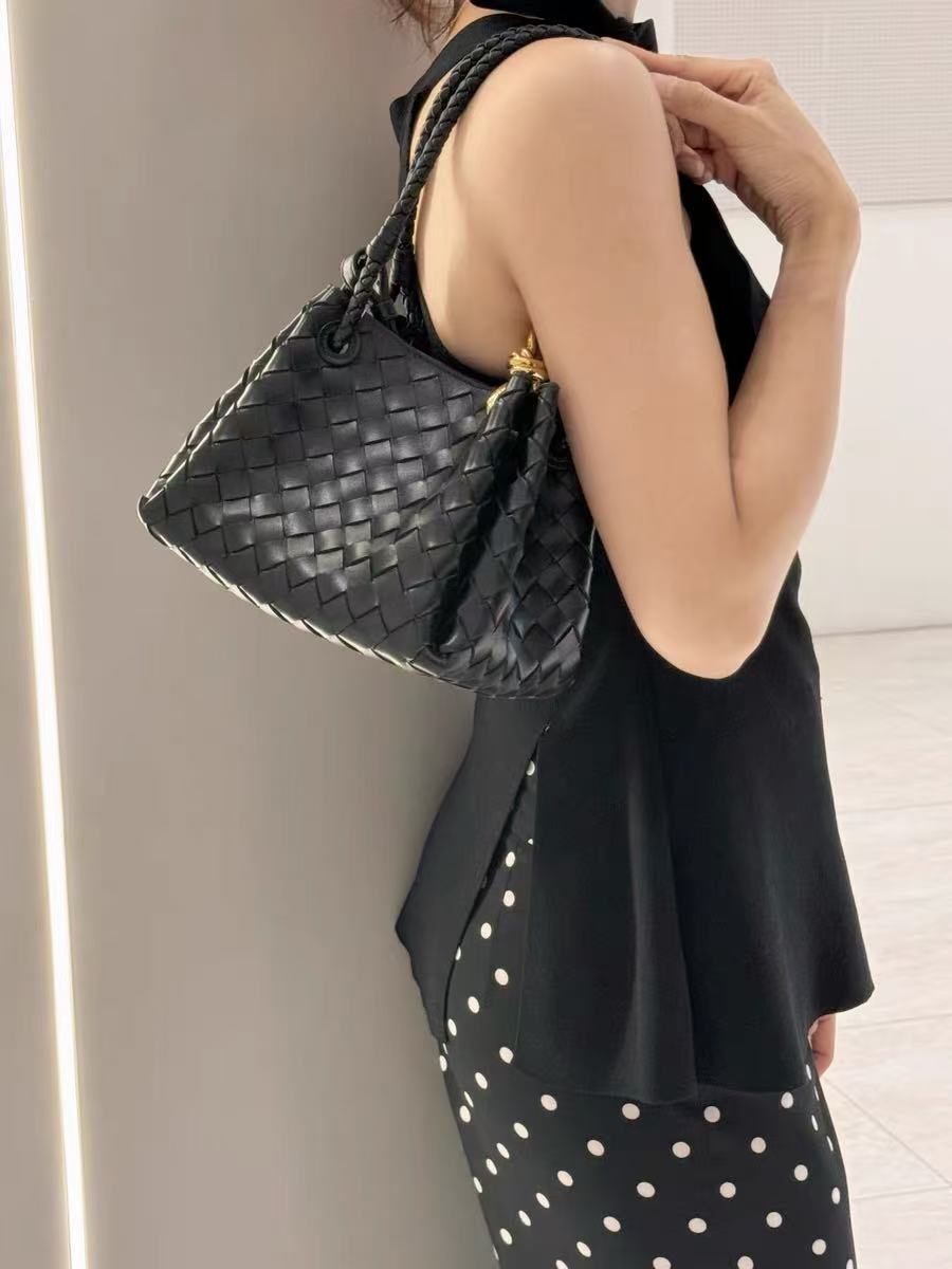 Women's Woven Split Leather Crossbody Shoulder Bucket Bag photo review