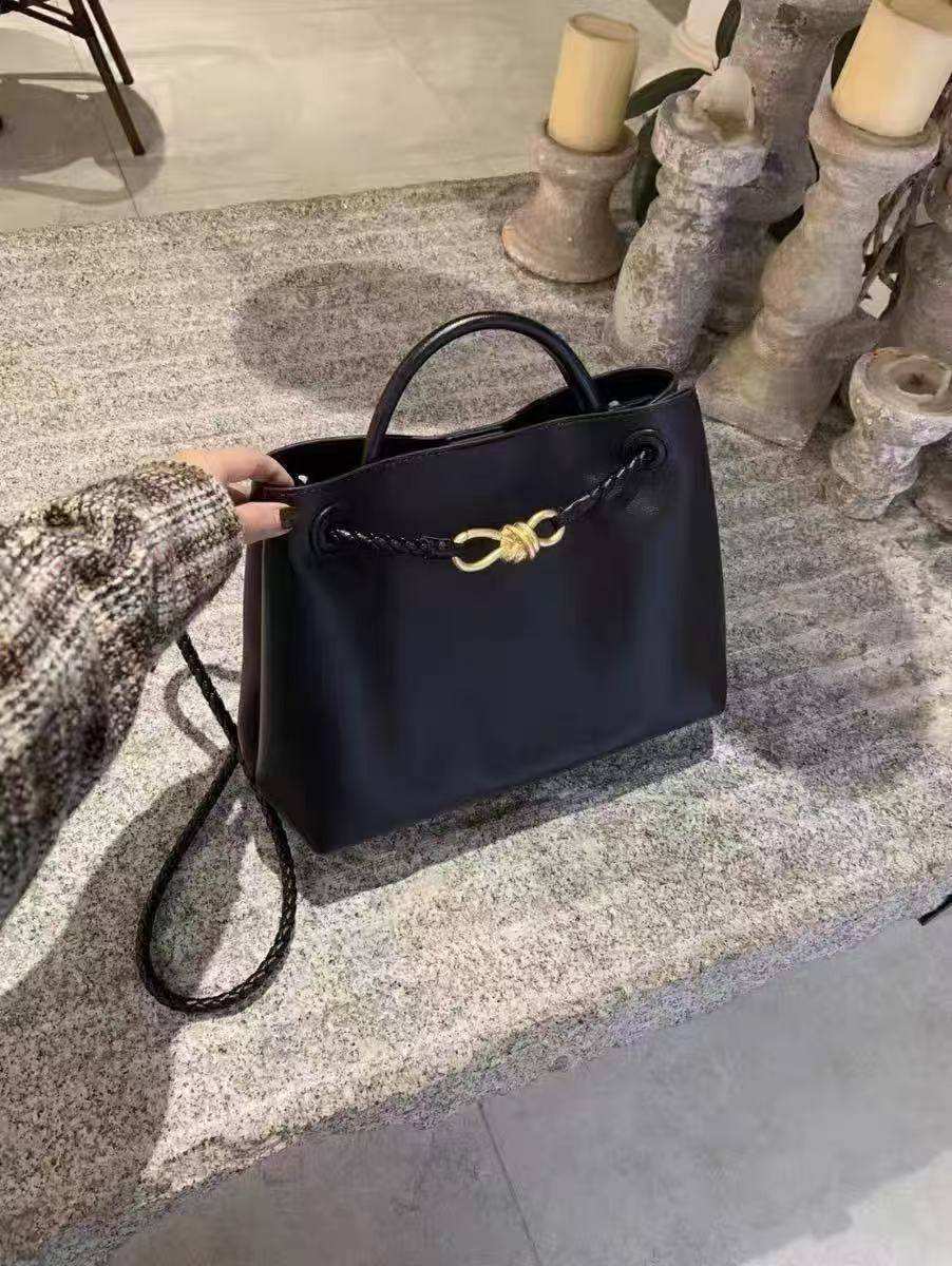 Sac fourre-tout en cuir fendu vintage pour femmes avec nœud en or photo review