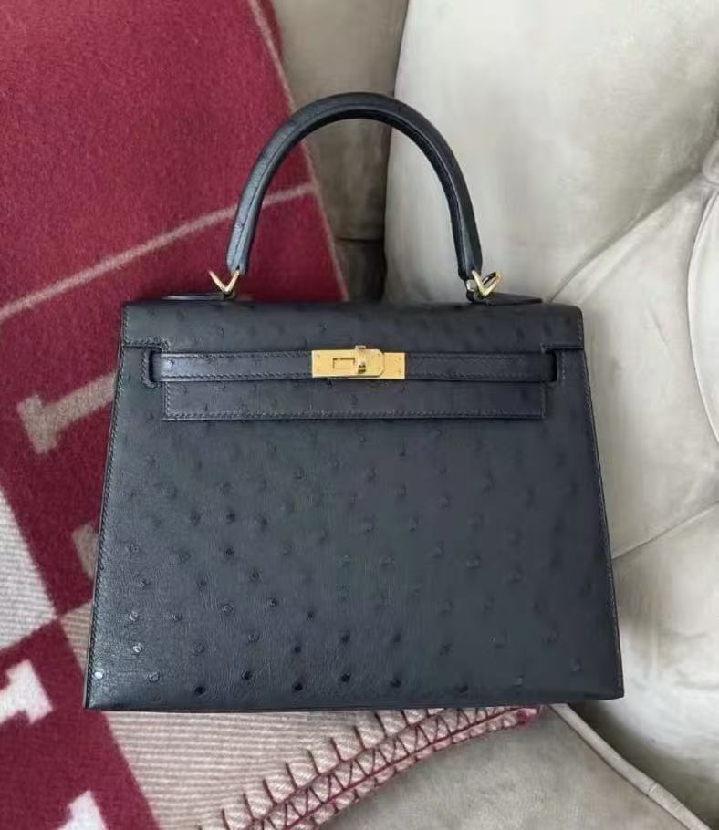 Women's Vintage Ostrich Embossed Full-Grain Leather Handbag In Gold Hardware photo review