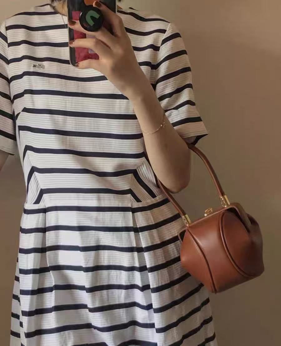 Women's Knotted Cherry Top Handle Clutch in Genuine Leather photo review