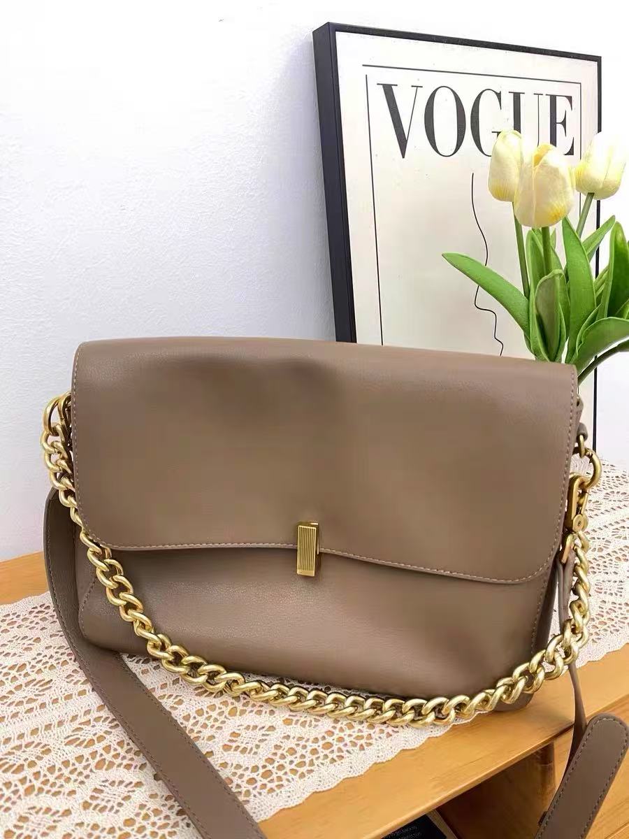 Women's Minimalist Genuine Leather Lock Buckle Crossbody Chain Bag photo review