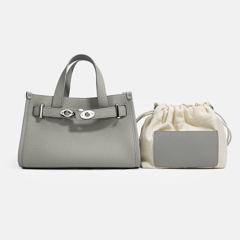 Minimalistische Damen Crossbody Umhängetasche aus Leder mit silberner Hardware