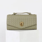 Minimalistische gewebte Damen Clutch Tasche mit geteiltem Ledergriff