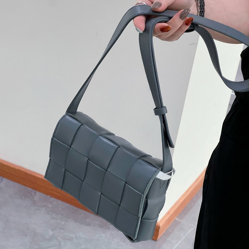 Sac à bandoulière en cuir d'agneau tressé de grain supérieur pour femmes