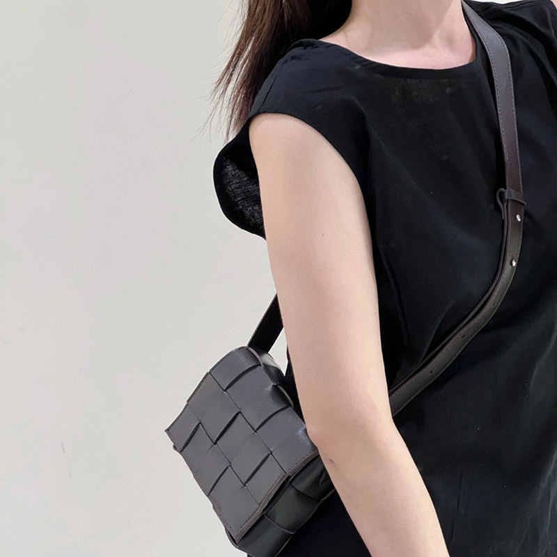 Sac à bandoulière en cuir d'agneau tressé de grain supérieur pour femmes