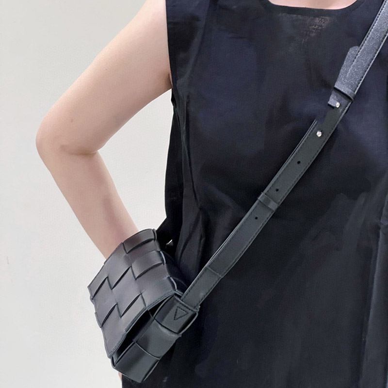 Sac à bandoulière en cuir d'agneau tressé de grain supérieur pour femmes