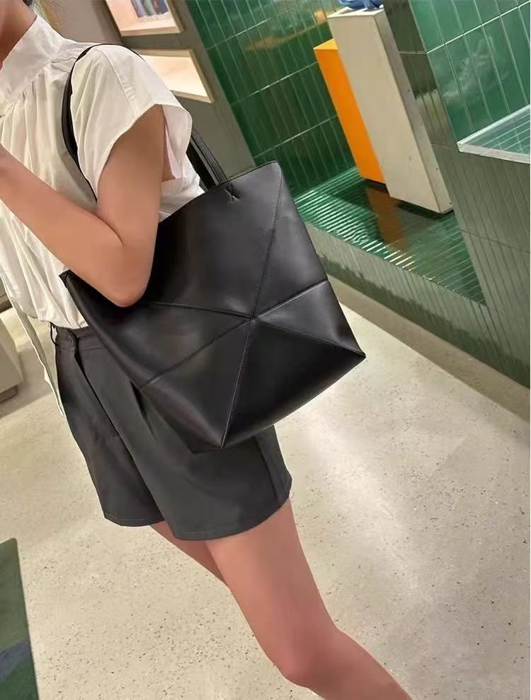 Women's Geomatric Split Cowhide Crossbody Strap Tote Bags photo review