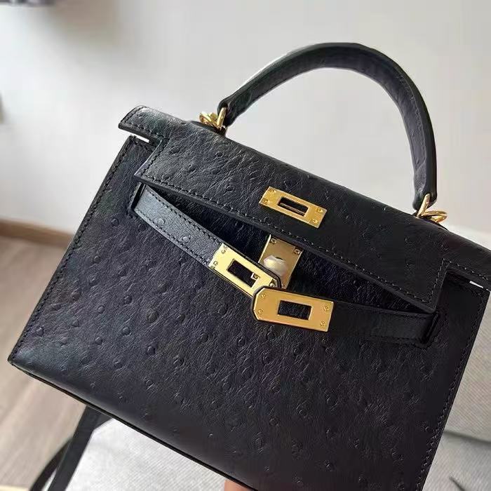 Women's Vintage Ostrich Embossed Full-Grain Leather Handbag In Gold Hardware photo review