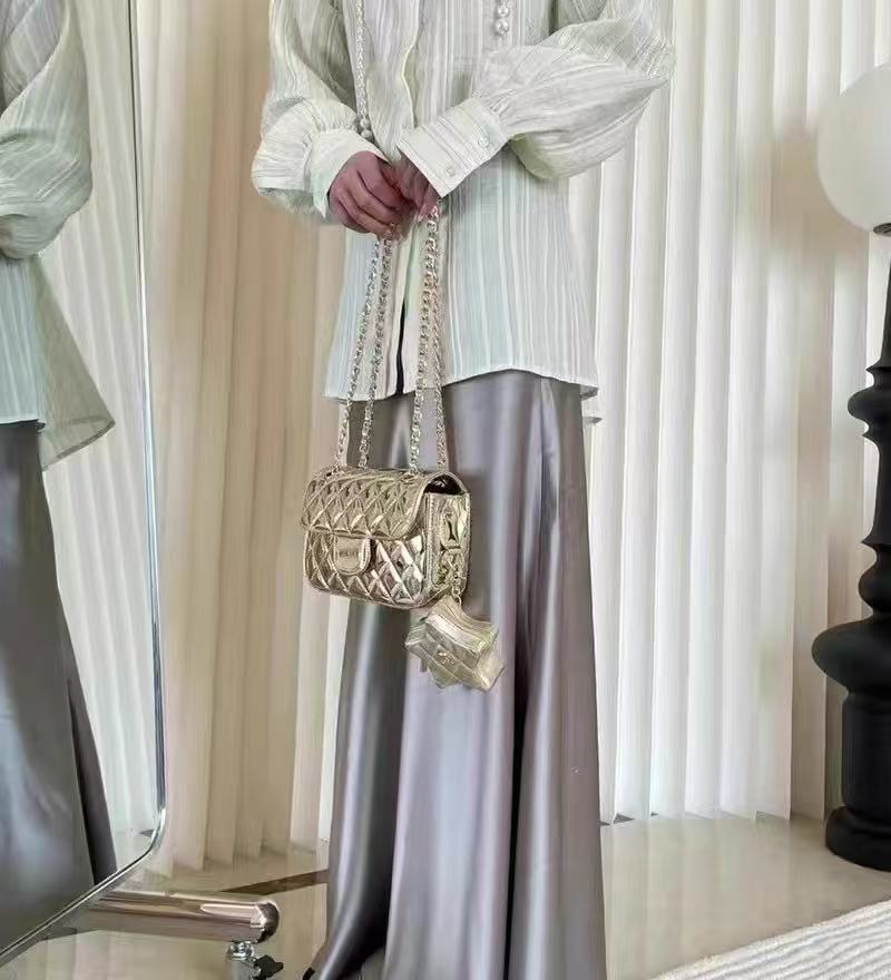 Women's Quilted Genuine Leather Chain Lock Buckle Crossbody Shoulder Bag In Minimalist photo review