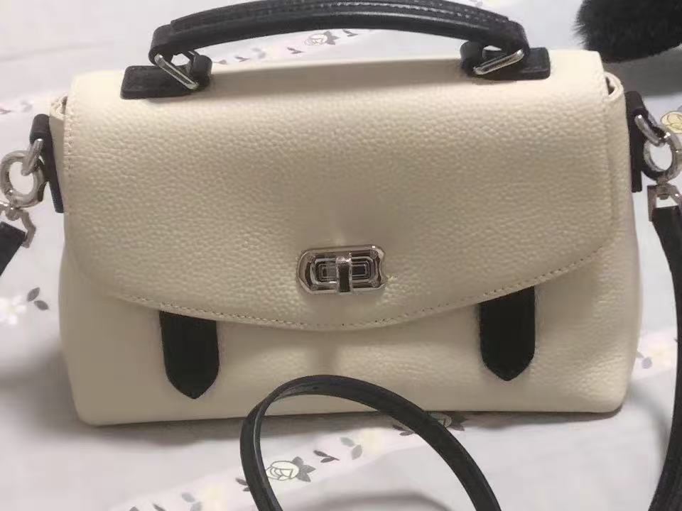 Women's Genuine Leather Minimalist Lock-Clasp Handle Crossbody bag photo review