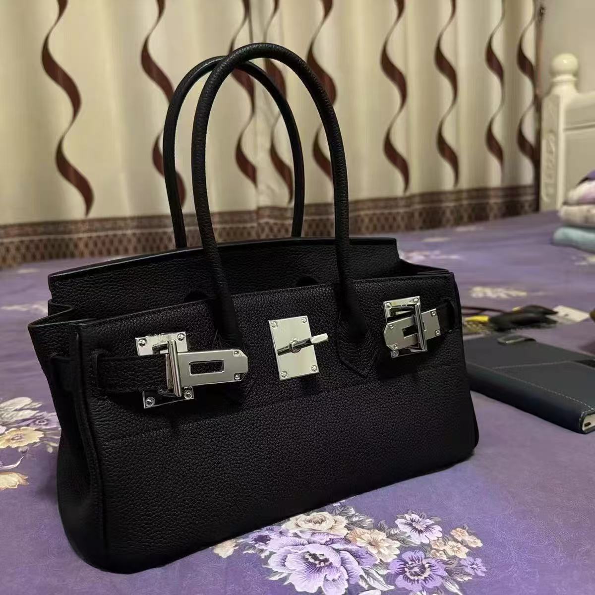 Women's Full-Grain Leather Rectangular Lock Buckle Top Handle Bag photo review