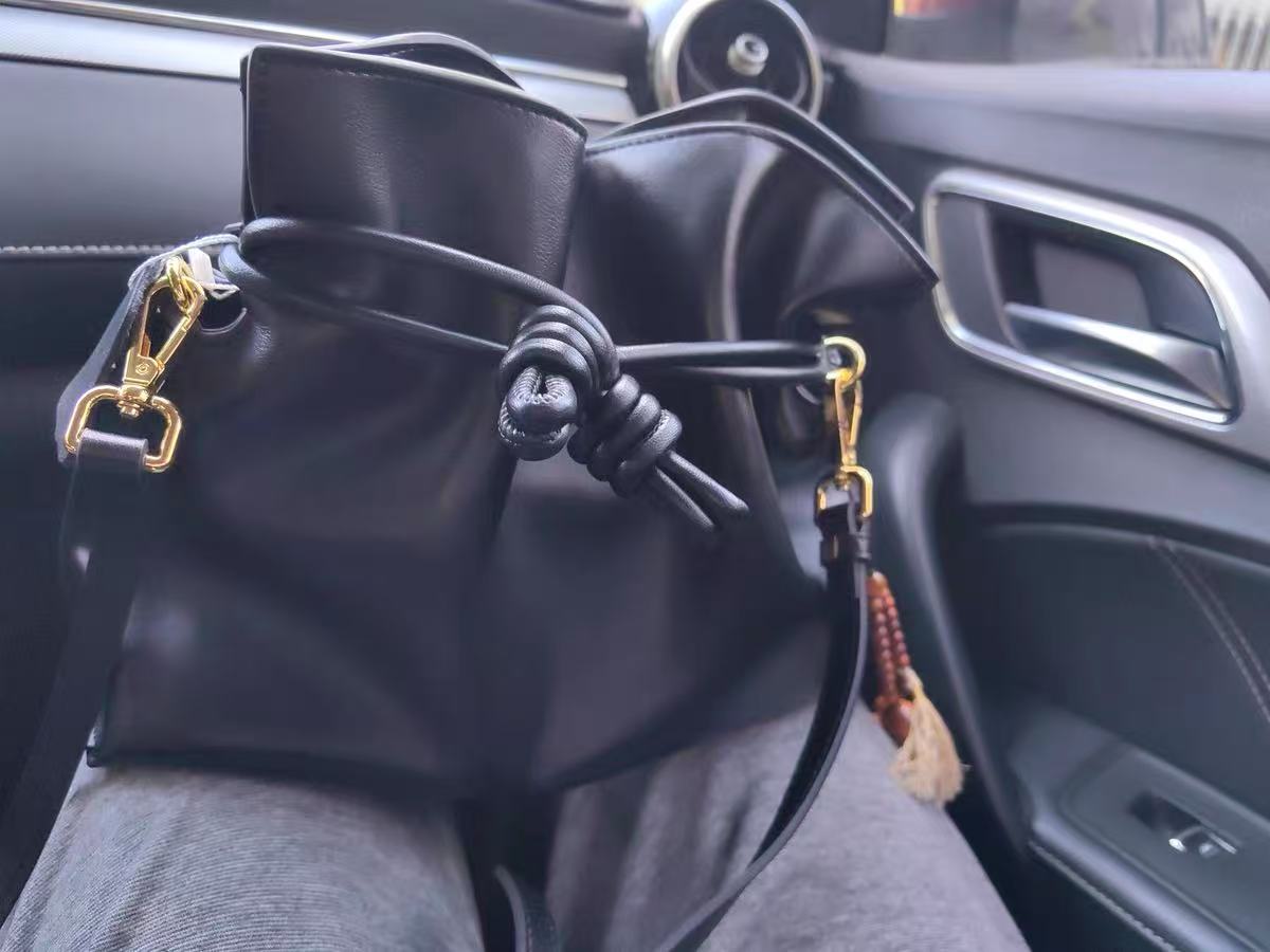 Women's Minimalist Genuine Leather Foldover Drawstring Crossbody Shoulder Bags photo review