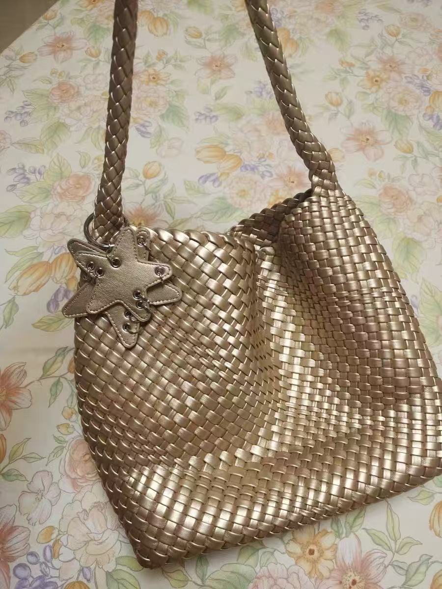 Women's Minimalist Woven Shoulder Hobo Bag photo review