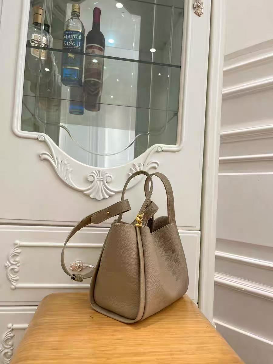 Women's Genuine Leather Shoulder Bucket Handbag photo review