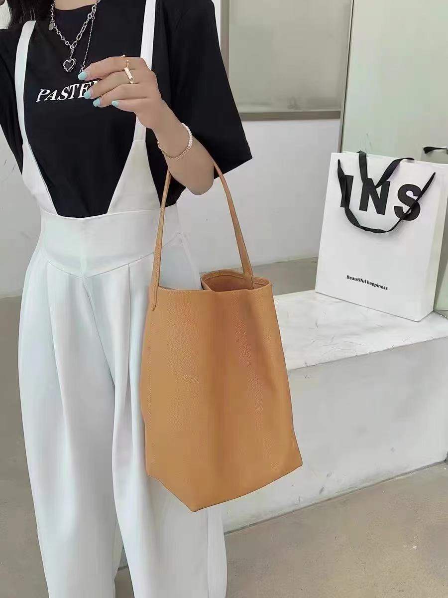Women's Genuine Leather Shoulder Bucket Bag With Minimalist photo review
