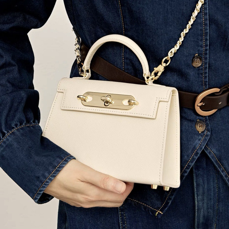 Mini-sac à main en cuir de grain supérieur avec chaîne en or pour femmes