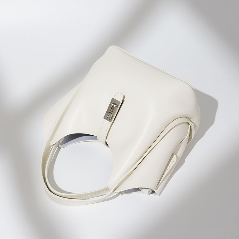 Minimalistische Damen Bucket Bag aus geteiltem Leder mit silberner Hardware