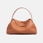 Minimalistische Damenhandtasche aus feinstem Leder mit silberner Schließe