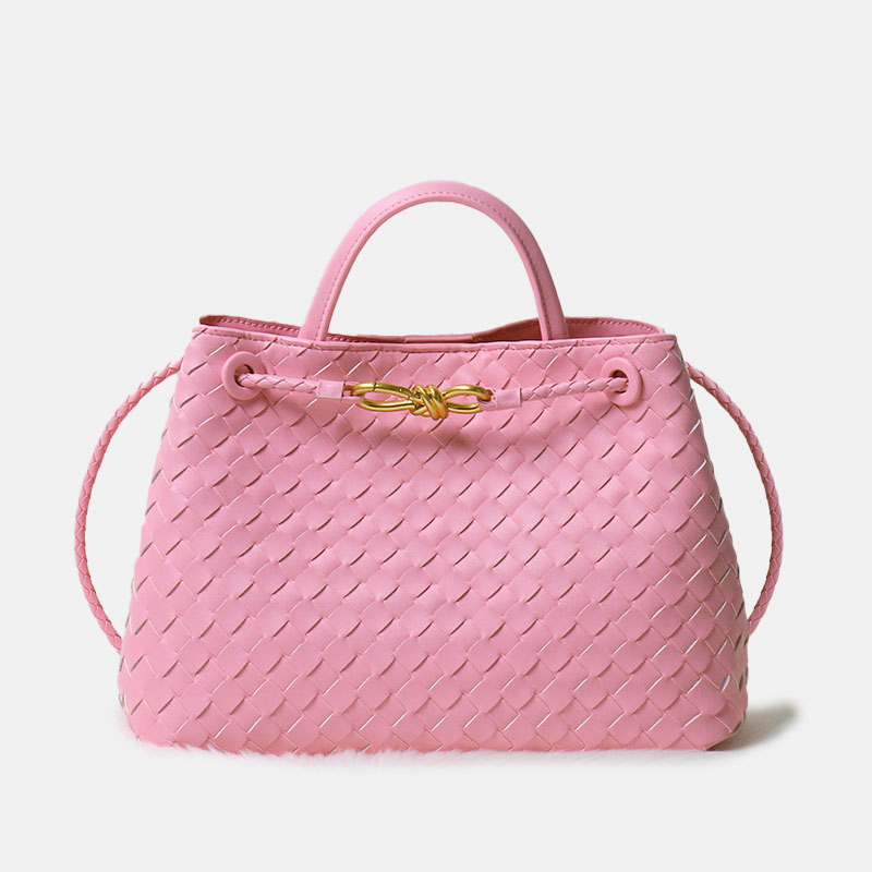 Sac à main Minimaliste en cuir fendu et tressé avec des accessoires en or