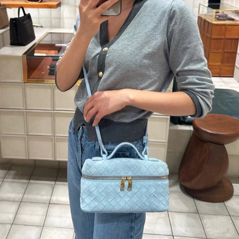 Women's Minimalist Woven Suede Lambskin Leather Crossbody Box Top Handle Bag photo review