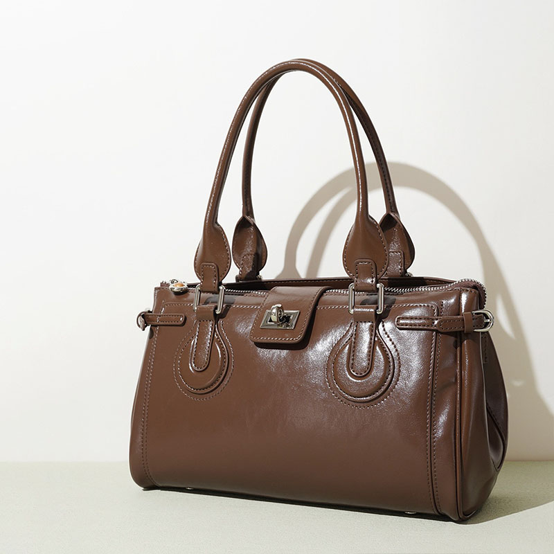 Sac à main en cuir fendu en forme d'oreiller pour femmes, avec des ferrures argentées