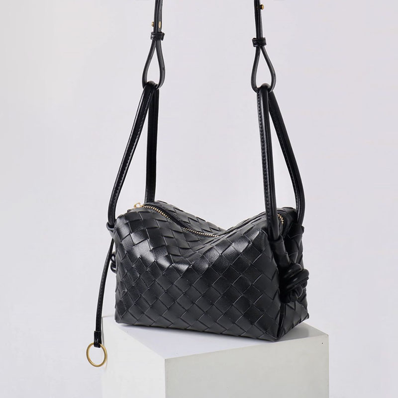 Vintage Mini Handtasche aus echtem Leder in Form eines gewebten Kissens