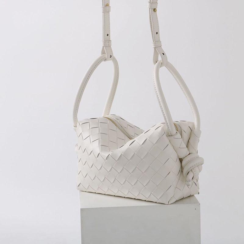 Vintage Mini Handtasche aus echtem Leder in Form eines gewebten Kissens