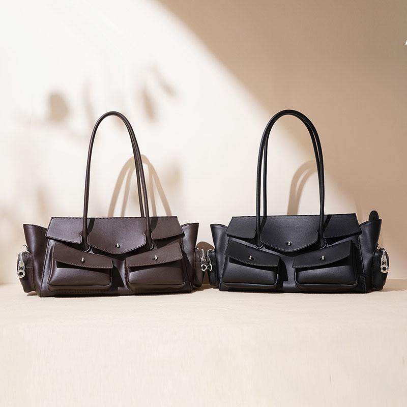 Women's Vintage Minimalist Split Leather Baguette Bag With Multi-Pocket Design