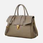 Sac à main à bandoulière en cuir vintage de grain supérieur avec quincaillerie en or pour femmes