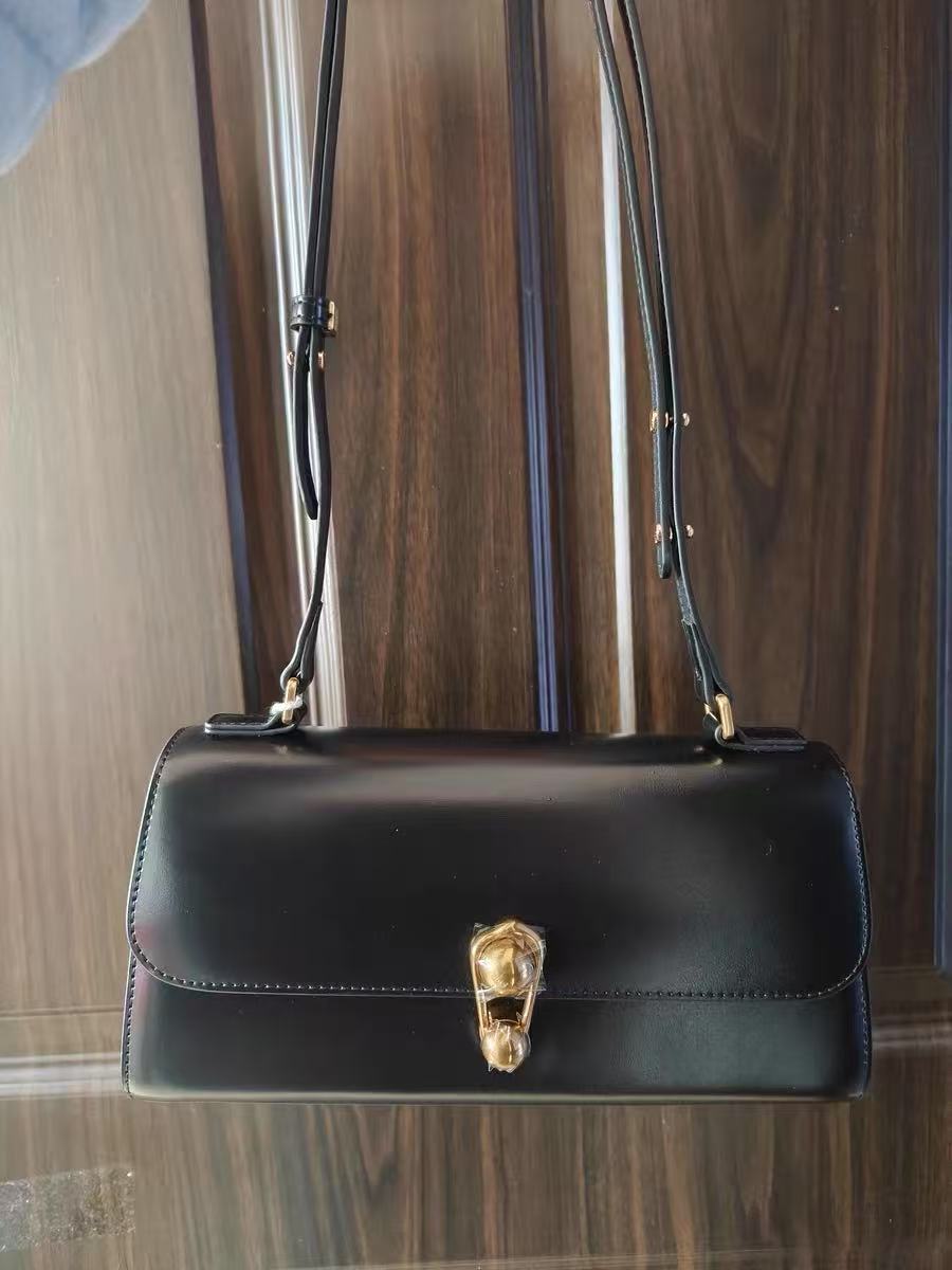 Sac à bandoulière en cuir véritable avec boucle Baguette Vintage pour femmes photo review