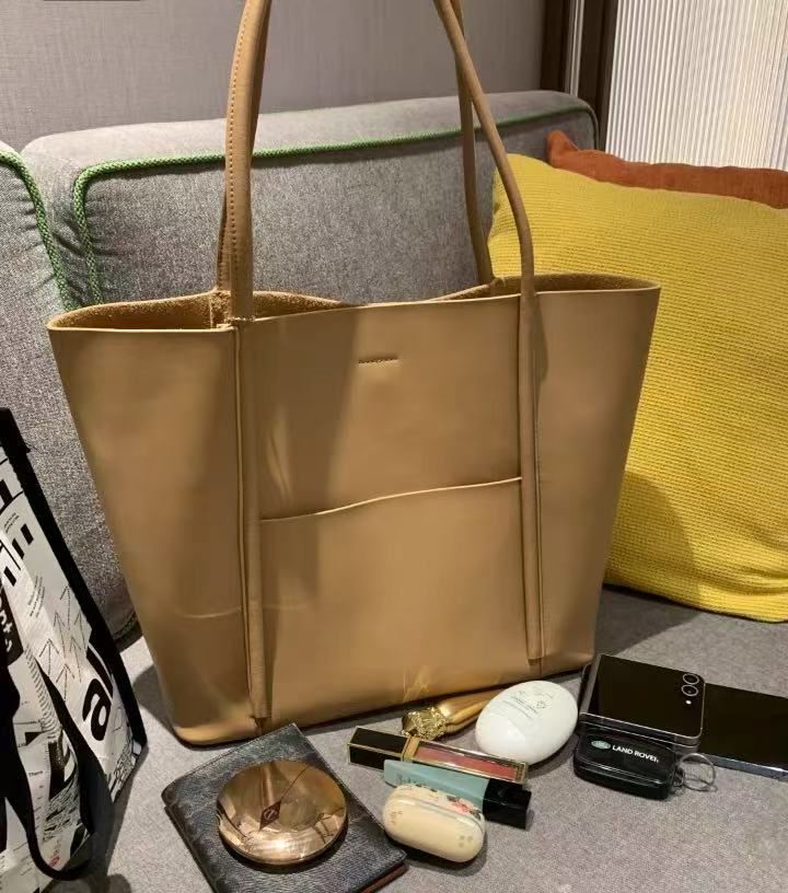 Women's Leather Tote Bag with Simple Style photo review