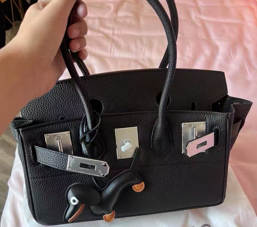 Sac à main en cuir véritable pour femmes avec fermeture à clé photo review