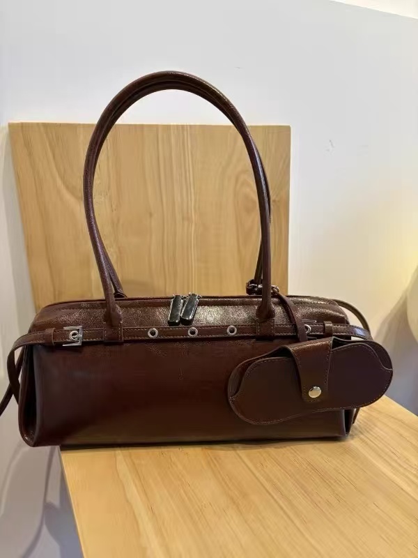 Women's Vintage Waxed Split Leather Shoulder Baguette Handbag photo review