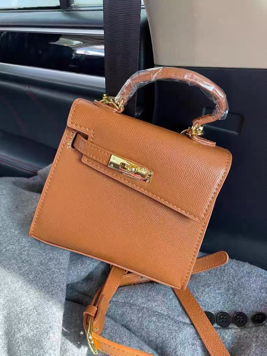 Women's Small Polyester Shoulder Bag with Lock Buckle photo review