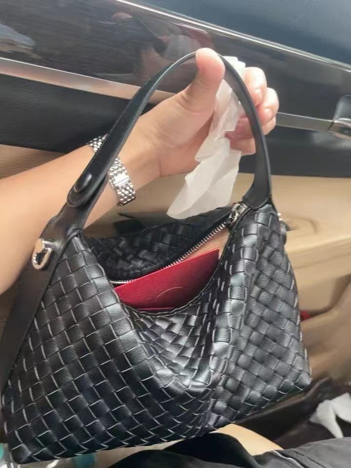 Women's Woven Genuine Leather Vintage Zipper Handbags photo review