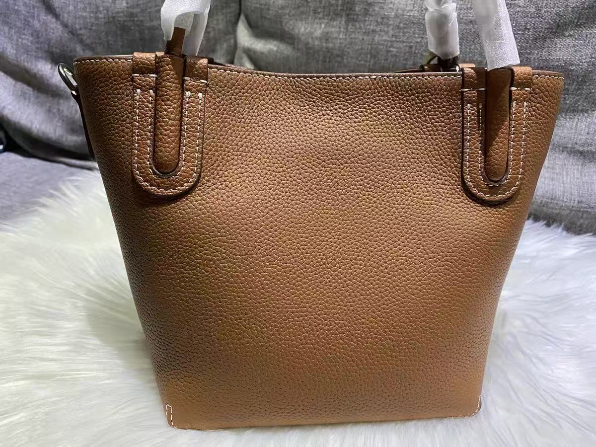 Women's Minimalist Genuine Leather Shoulder Bucket Bag photo review