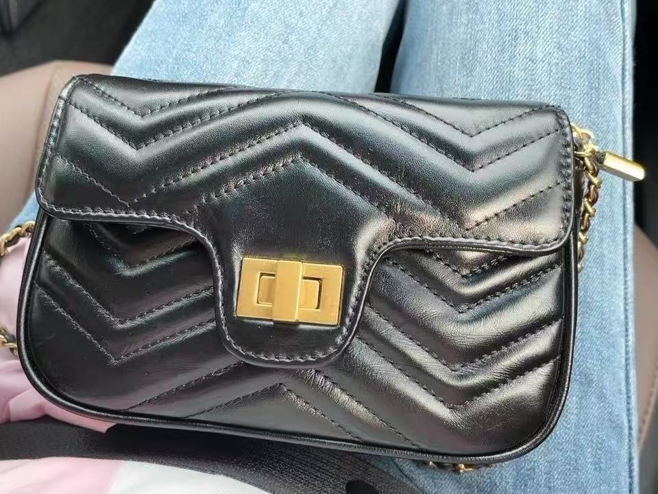 Women's Genuine Leather Quilted Lock Chain Crossbody Shoulder Bag In Minimalist photo review
