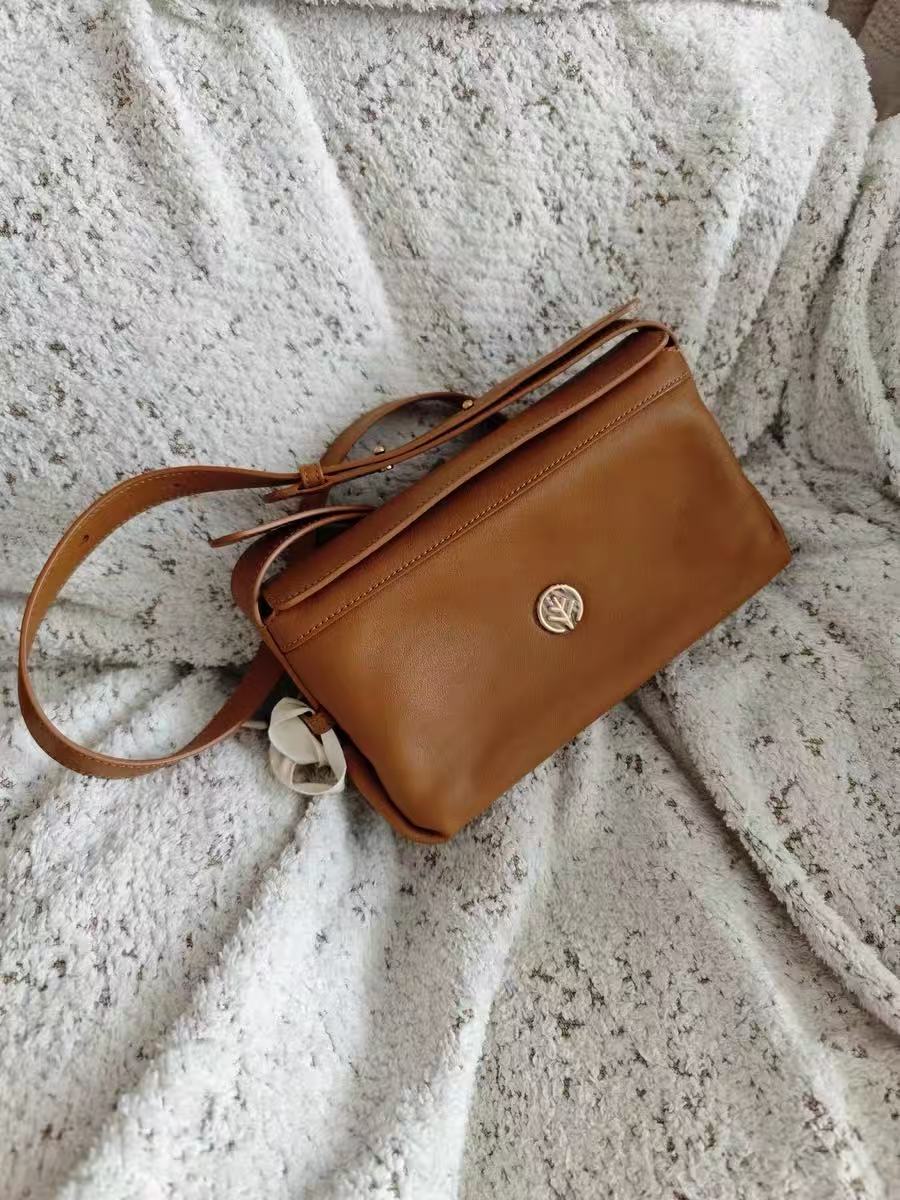 Damen Echtes Leder Kissenförmige Crossbody Umhängetasche photo review