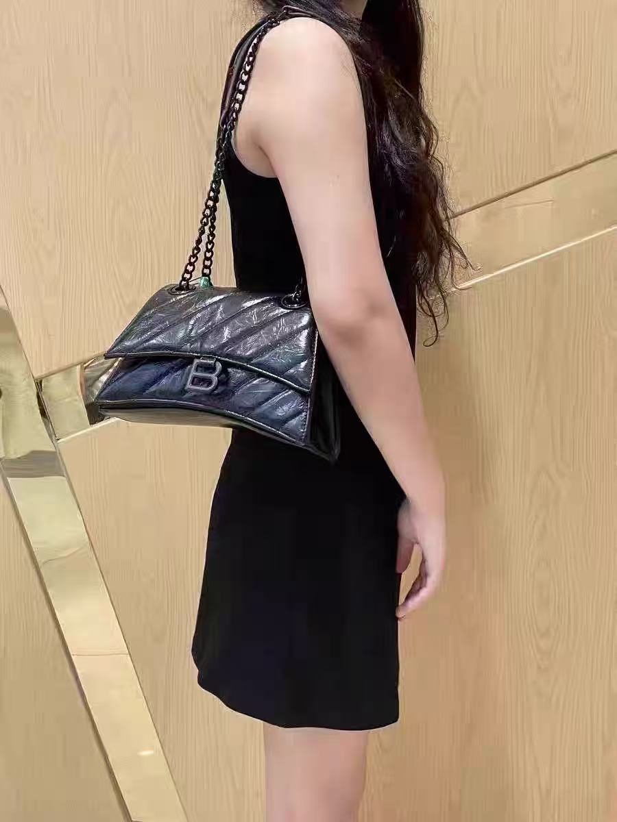 Damen Schwarz Leder B Logo Gesteppte Kette Crossbody Tasche photo review