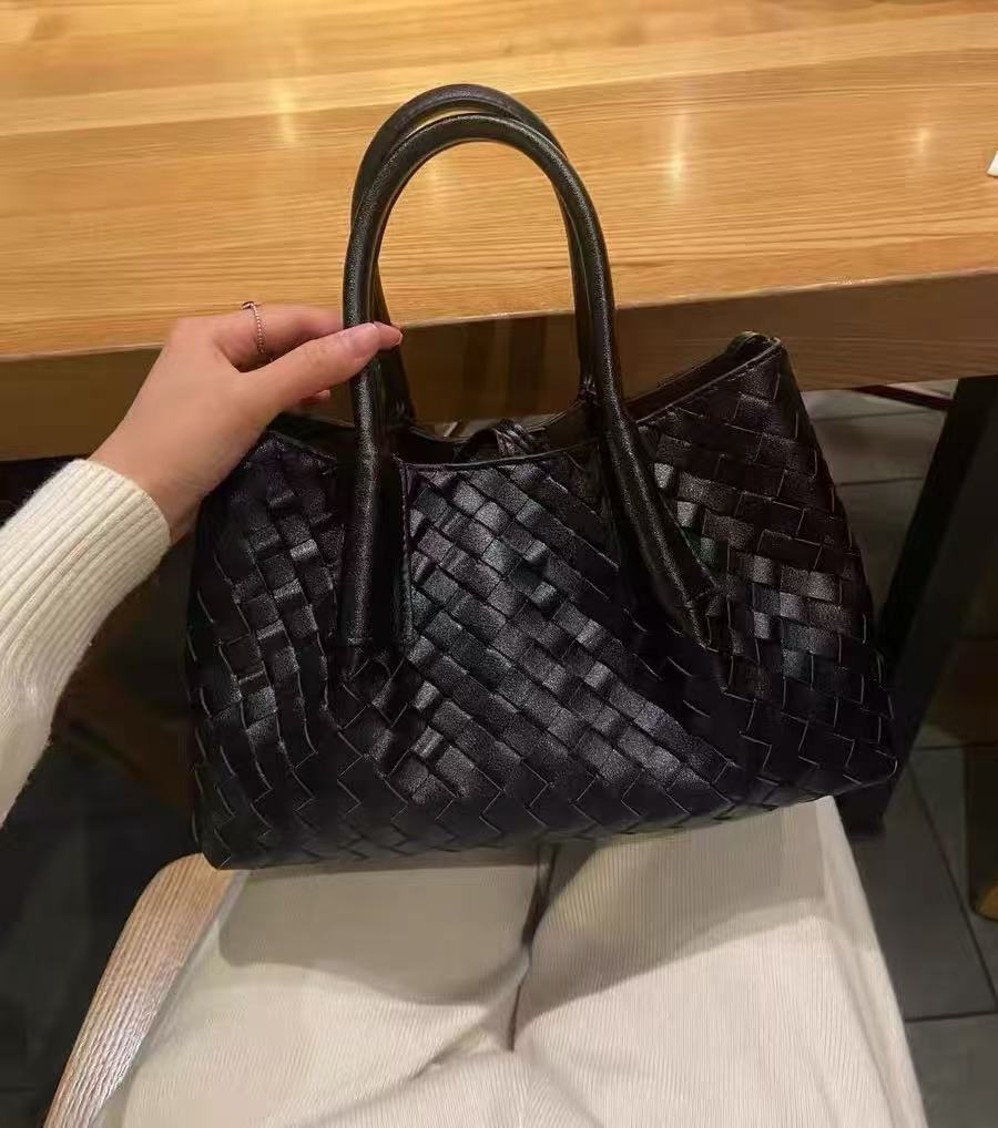 Women's Woven Genuine Leather Shoulder Tote Bag photo review