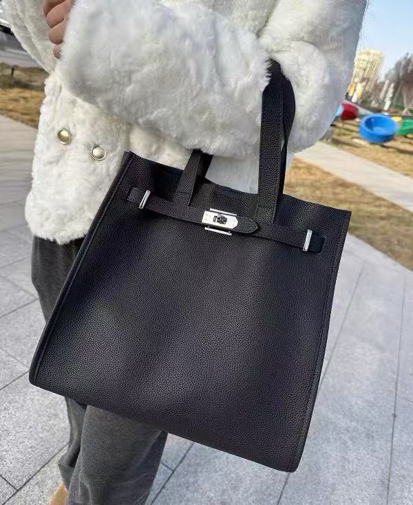 Women's Vintage Top Grain Leather Tote Bags In Silver Hardware photo review