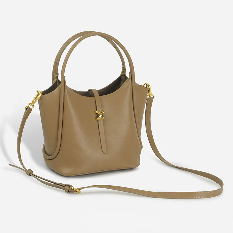 Sac à main à pochette pour femmes en métal doré