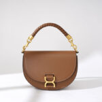 Damen Echtes Leder Kettenriemen Sattel Handtasche In Gold Hardware