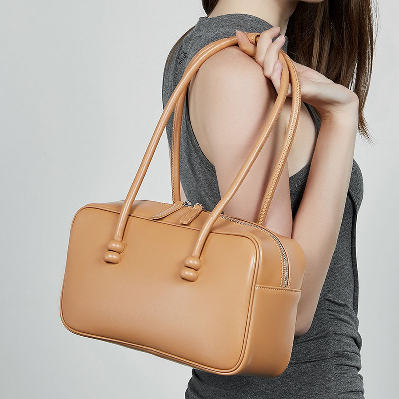 Minimalistische Boston Baguette Tasche aus echtem Leder für Damen