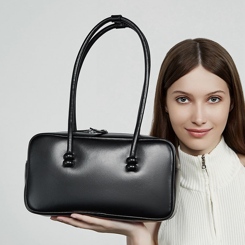 Minimalistische Boston Baguette Tasche aus echtem Leder für Damen