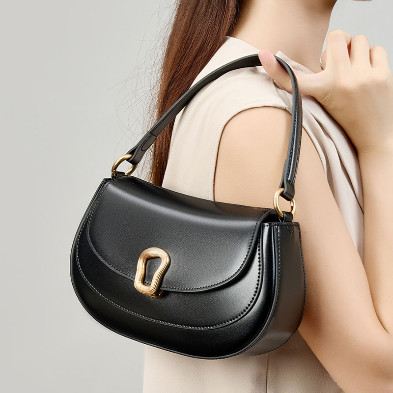 Women's Minimalist Genuine Leather Saddle Handbag In Gold Hardware