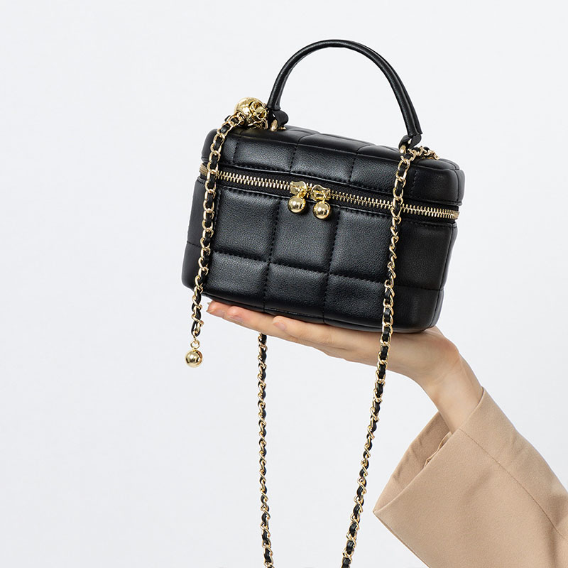 Women's Minimalist Quilted Leather Box Crossbody Chain Top Handle Bag