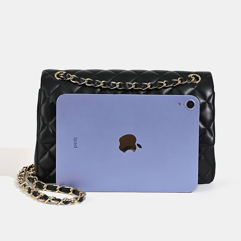 Women's Quilted Lambskin Leather Chain Crossbody Bag In Gold Hardware
